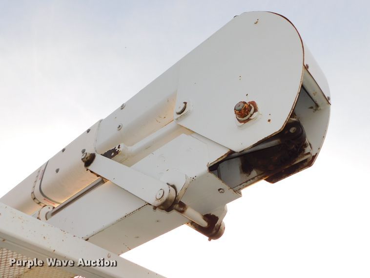 image for item DJ5849 2001 GMC C7500  forestry bucket truck