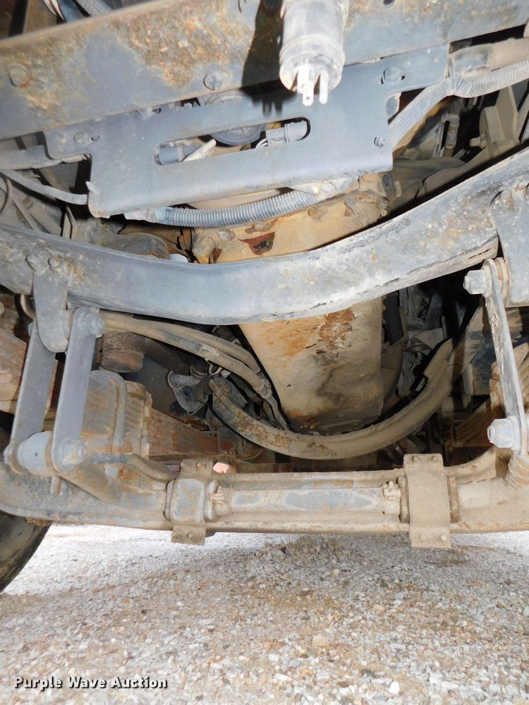 image for item DJ5849 2001 GMC C7500  forestry bucket truck