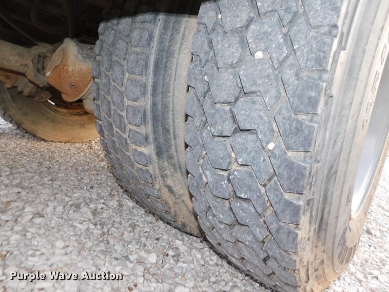 image for item DJ5849 2001 GMC C7500  forestry bucket truck