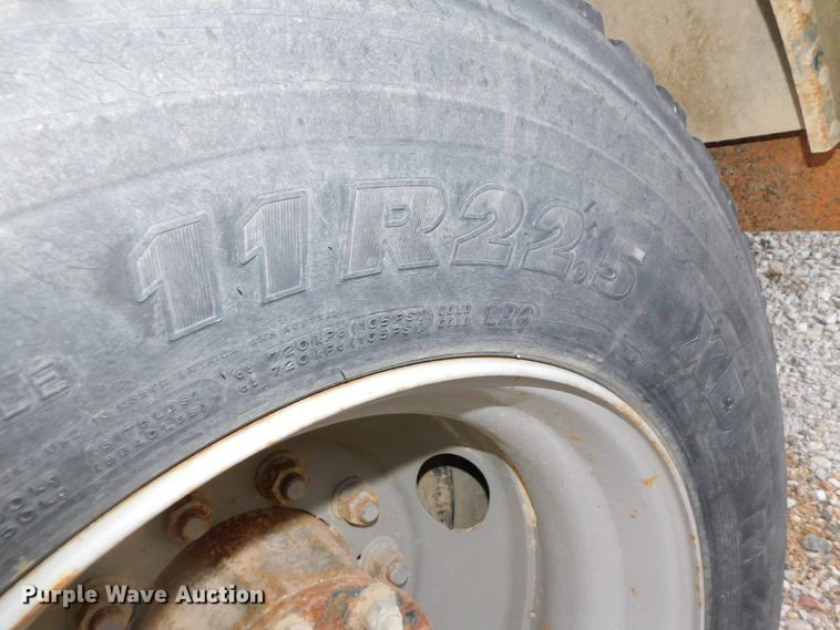 image for item DJ5849 2001 GMC C7500  forestry bucket truck