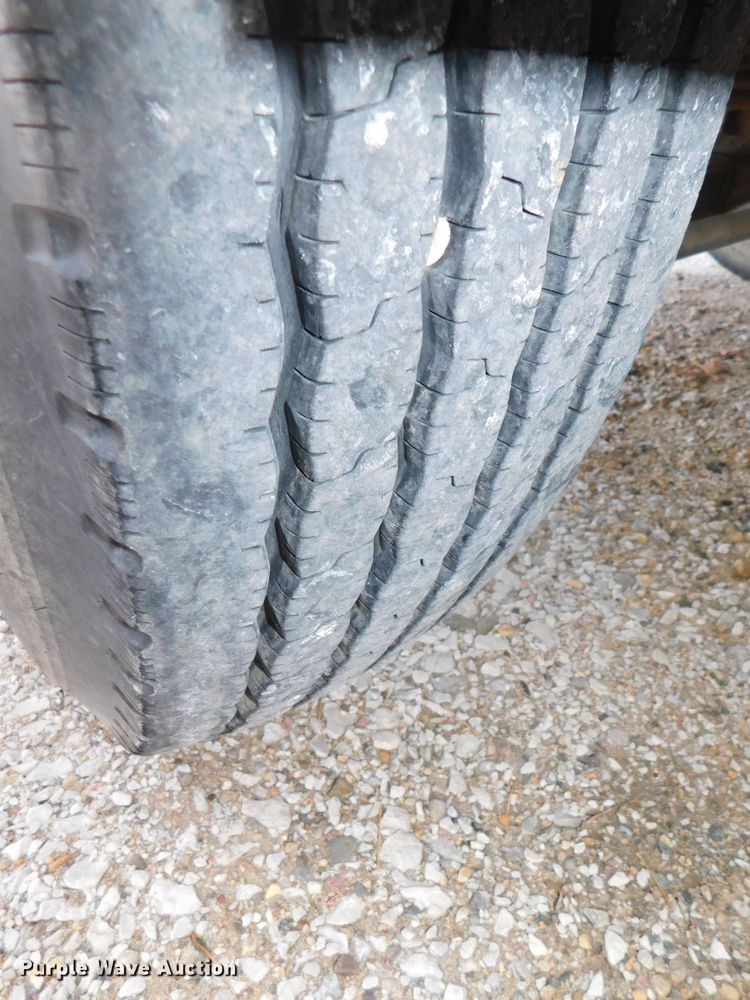 image for item DJ5849 2001 GMC C7500  forestry bucket truck