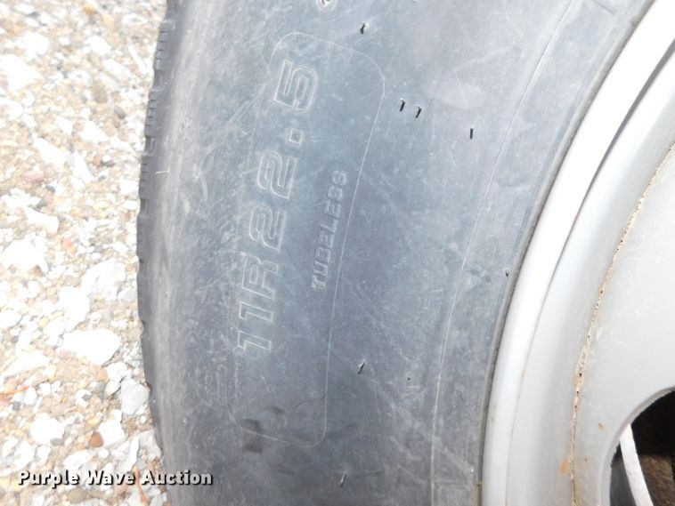 image for item DJ5849 2001 GMC C7500  forestry bucket truck