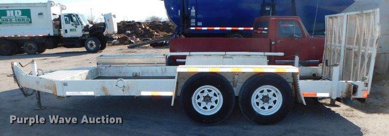 image for item DJ5850 2009 SDP 75800LPF equipment trailer