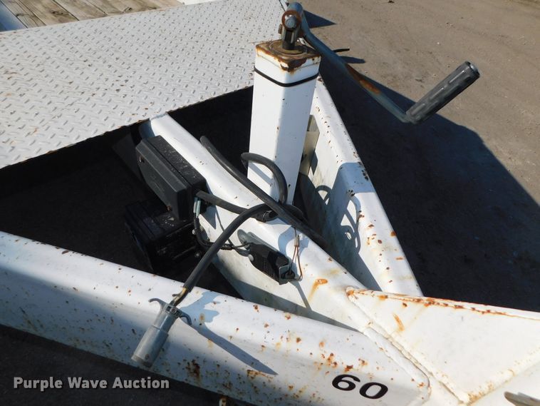 image for item DJ5850 2009 SDP 75800LPF equipment trailer