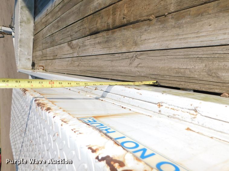 image for item DJ5850 2009 SDP 75800LPF equipment trailer