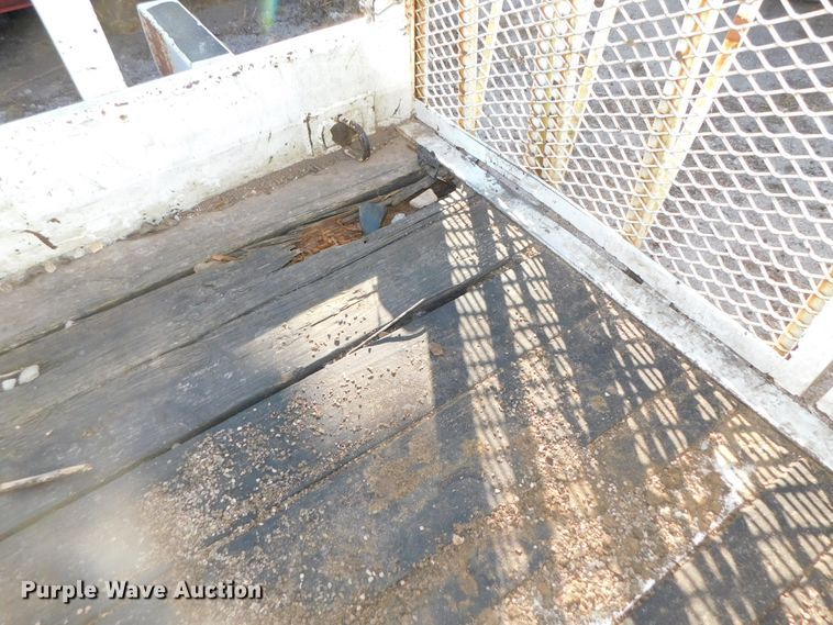 image for item DJ5850 2009 SDP 75800LPF equipment trailer