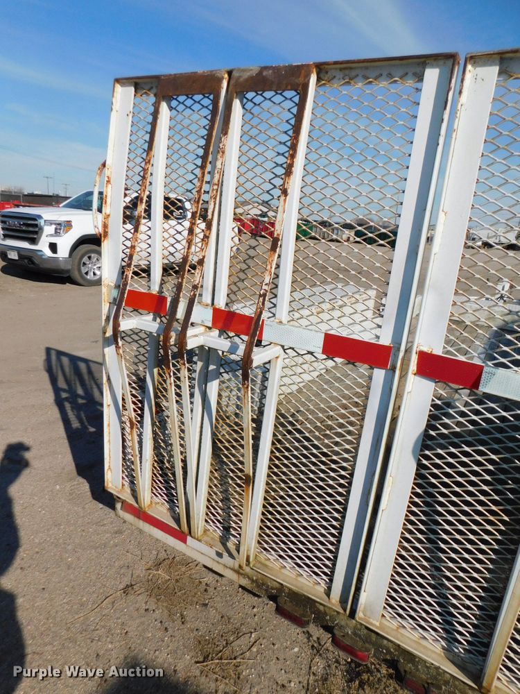 image for item DJ5850 2009 SDP 75800LPF equipment trailer