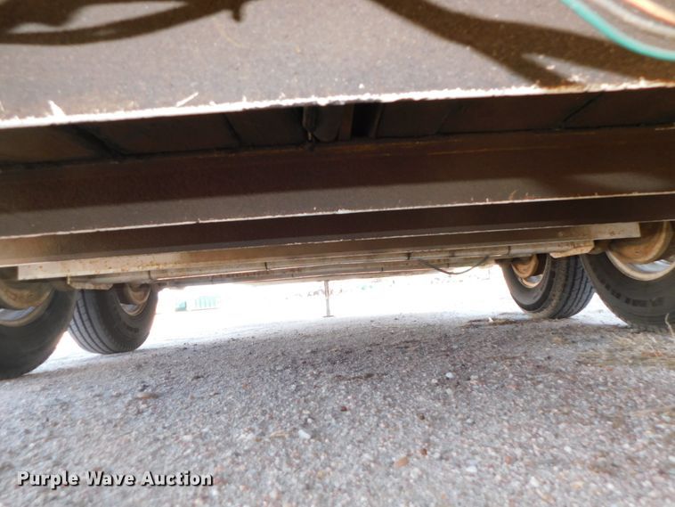 image for item DJ5850 2009 SDP 75800LPF equipment trailer