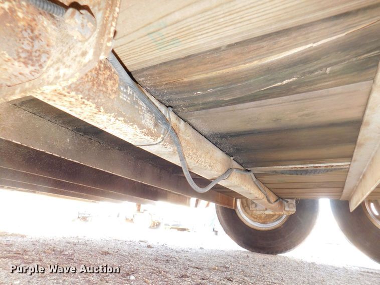 image for item DJ5850 2009 SDP 75800LPF equipment trailer