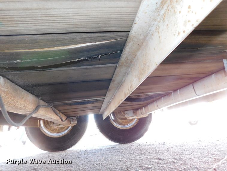 image for item DJ5850 2009 SDP 75800LPF equipment trailer