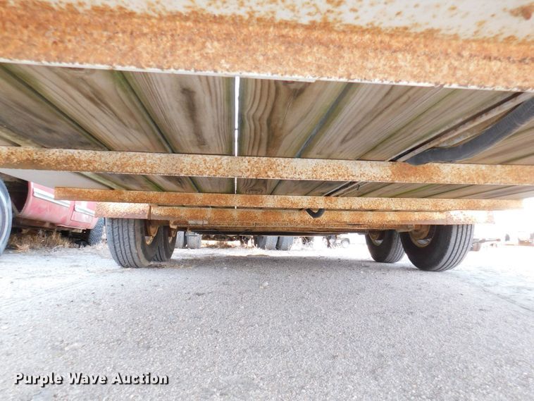 image for item DJ5850 2009 SDP 75800LPF equipment trailer