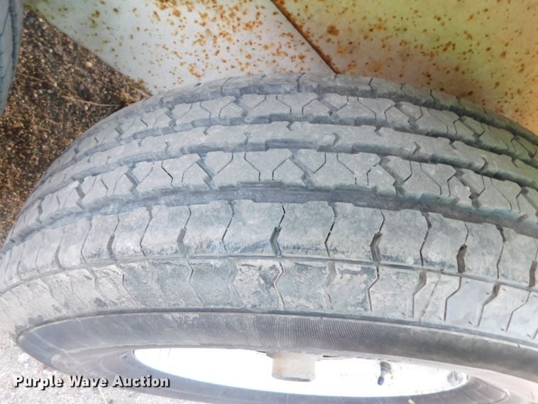 image for item DJ5850 2009 SDP 75800LPF equipment trailer