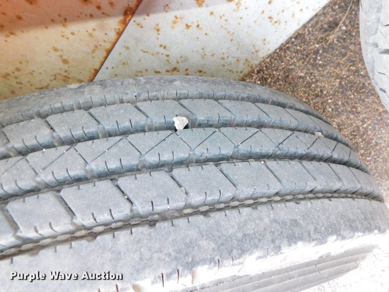 image for item DJ5850 2009 SDP 75800LPF equipment trailer