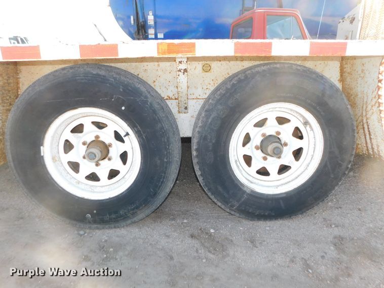 image for item DJ5850 2009 SDP 75800LPF equipment trailer