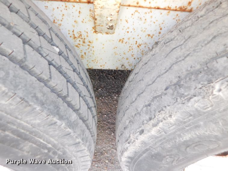 image for item DJ5850 2009 SDP 75800LPF equipment trailer