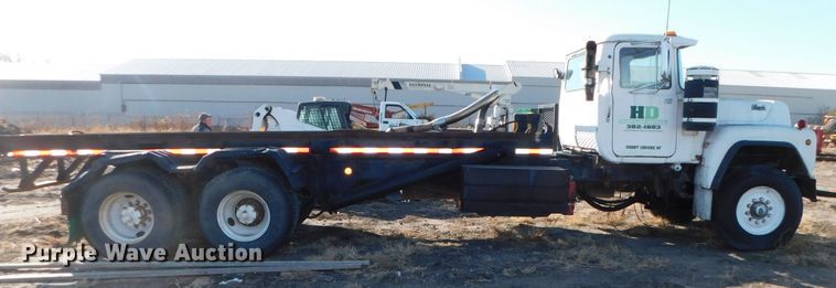 image for item DJ5851 1981 Mack RD686S  roll-off  container truck