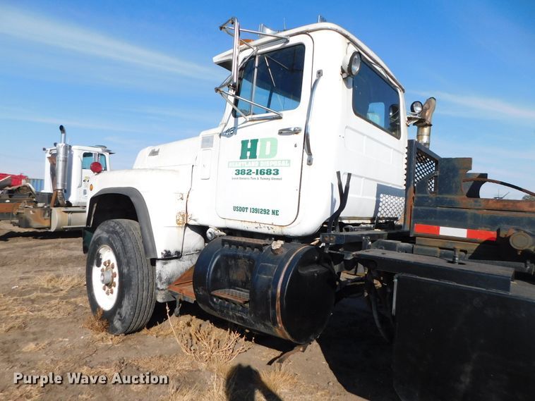 image for item DJ5851 1981 Mack RD686S  roll-off  container truck