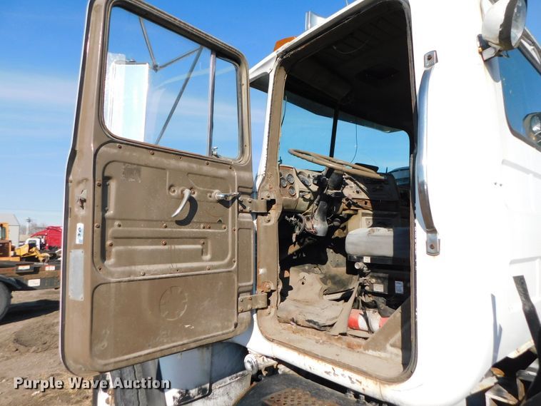 image for item DJ5851 1981 Mack RD686S  roll-off  container truck