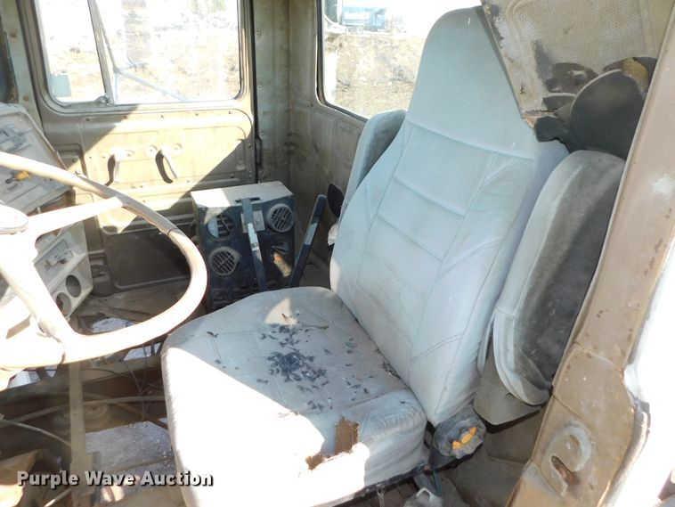 image for item DJ5851 1981 Mack RD686S  roll-off  container truck