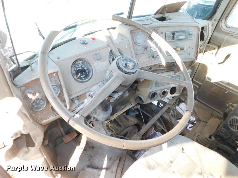 image for item DJ5851 1981 Mack RD686S  roll-off  container truck