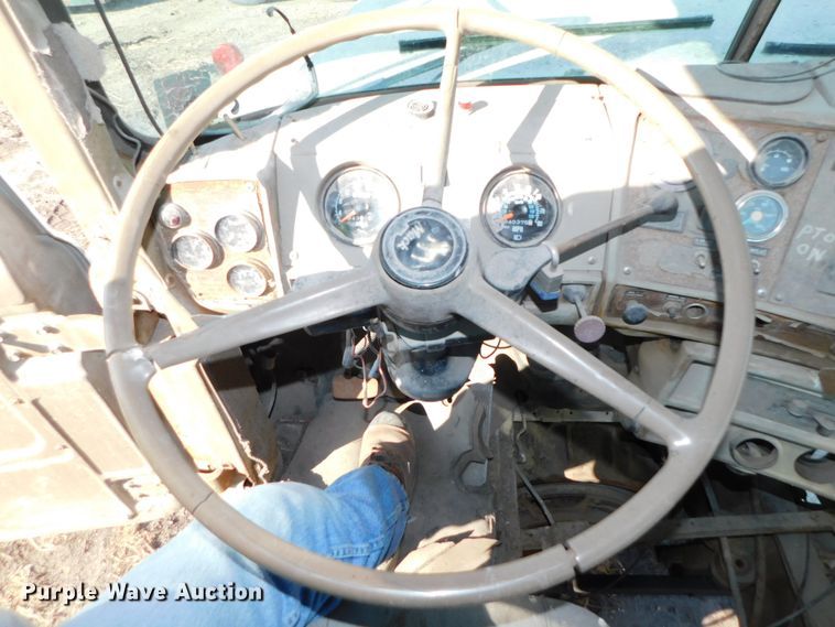 image for item DJ5851 1981 Mack RD686S  roll-off  container truck