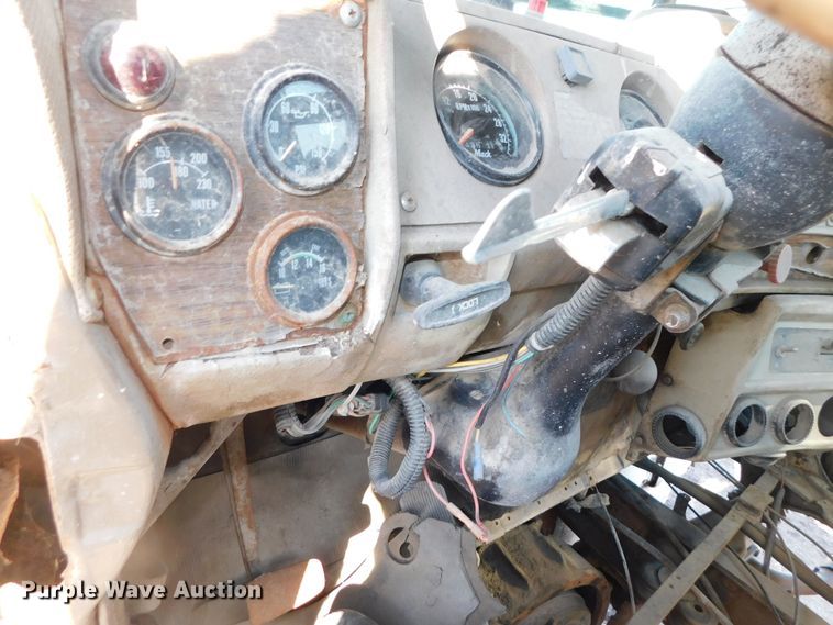 image for item DJ5851 1981 Mack RD686S  roll-off  container truck