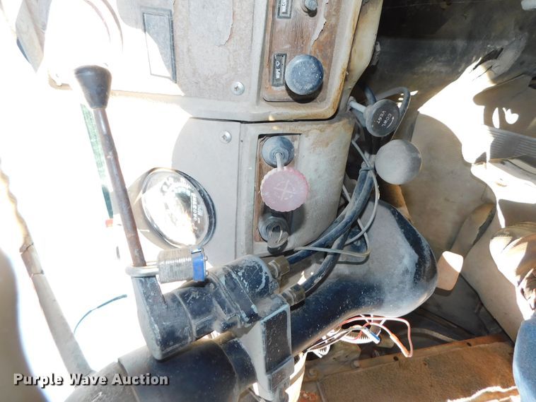 image for item DJ5851 1981 Mack RD686S  roll-off  container truck