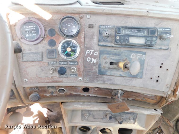 image for item DJ5851 1981 Mack RD686S  roll-off  container truck