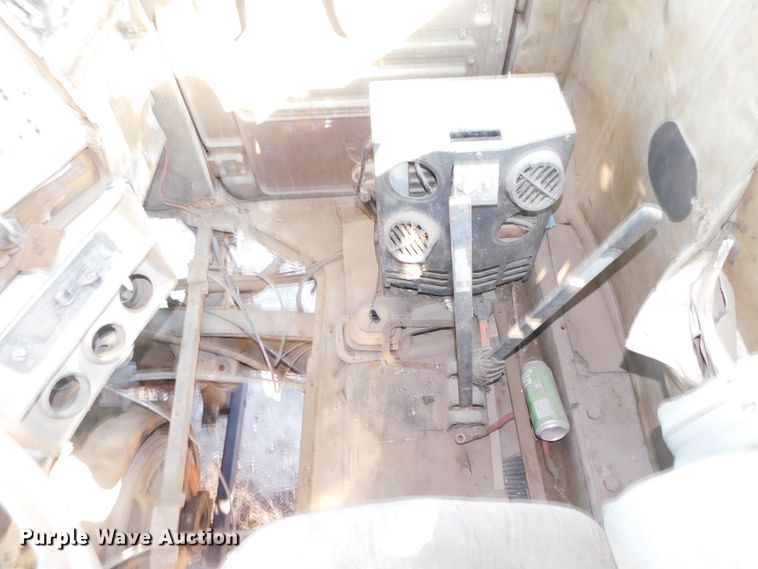 image for item DJ5851 1981 Mack RD686S  roll-off  container truck