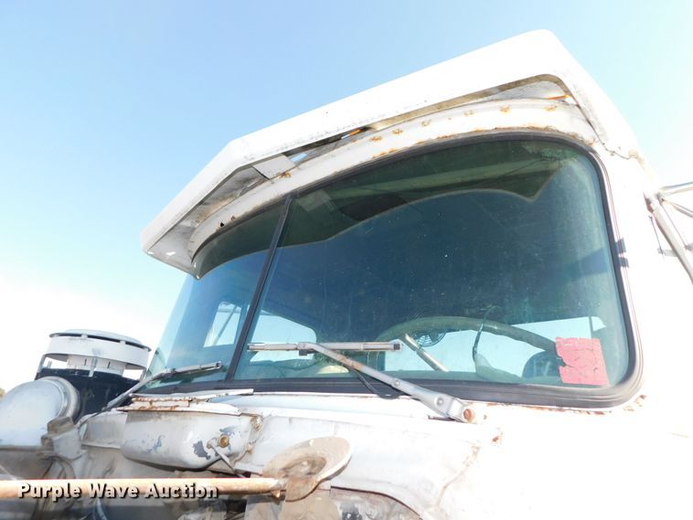 image for item DJ5851 1981 Mack RD686S  roll-off  container truck