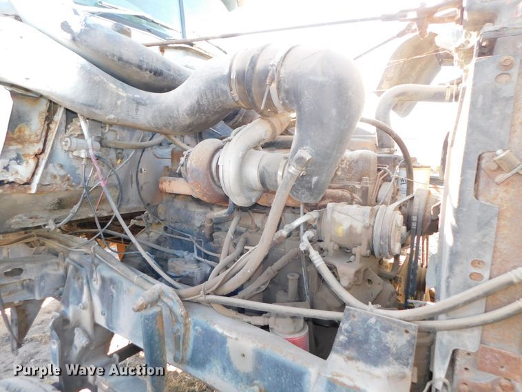 image for item DJ5851 1981 Mack RD686S  roll-off  container truck