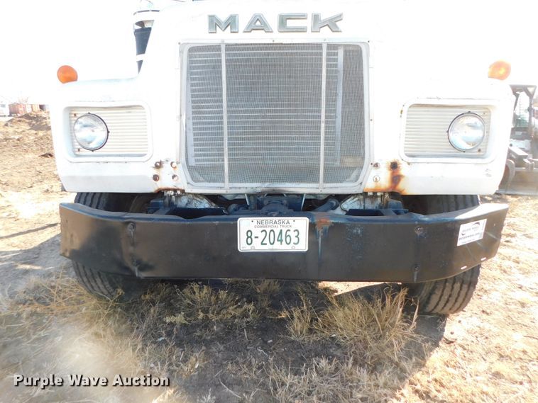 image for item DJ5851 1981 Mack RD686S  roll-off  container truck