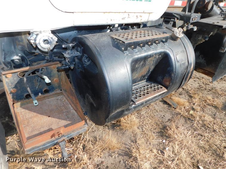 image for item DJ5851 1981 Mack RD686S  roll-off  container truck