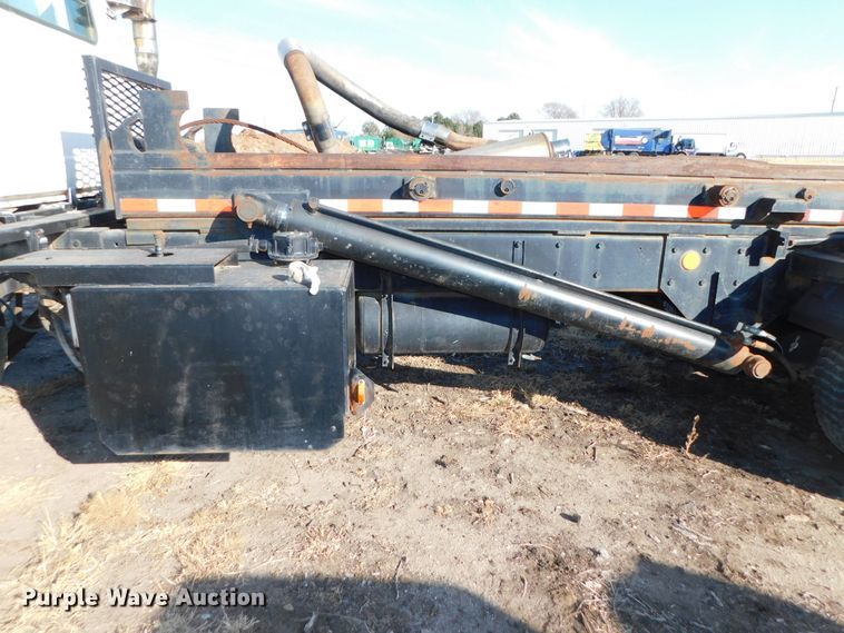 image for item DJ5851 1981 Mack RD686S  roll-off  container truck