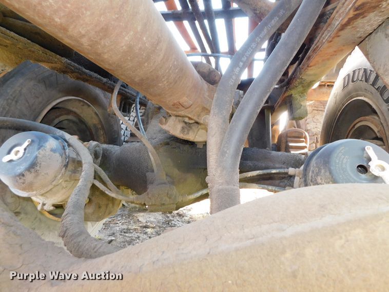 image for item DJ5851 1981 Mack RD686S  roll-off  container truck