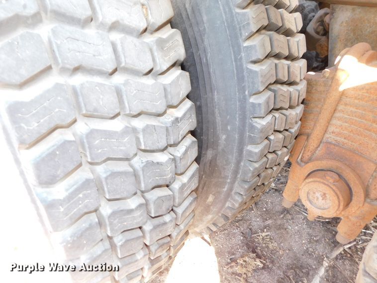 image for item DJ5851 1981 Mack RD686S  roll-off  container truck