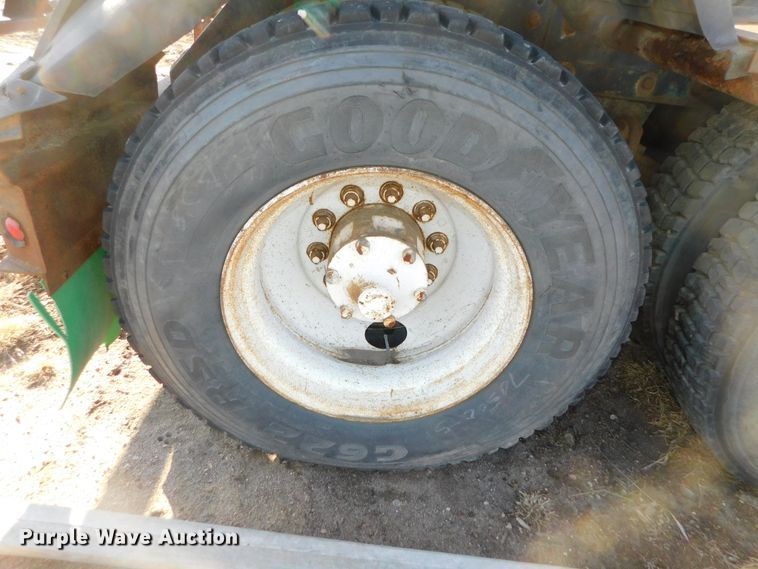 image for item DJ5851 1981 Mack RD686S  roll-off  container truck