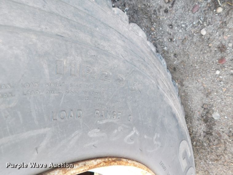 image for item DJ5851 1981 Mack RD686S  roll-off  container truck