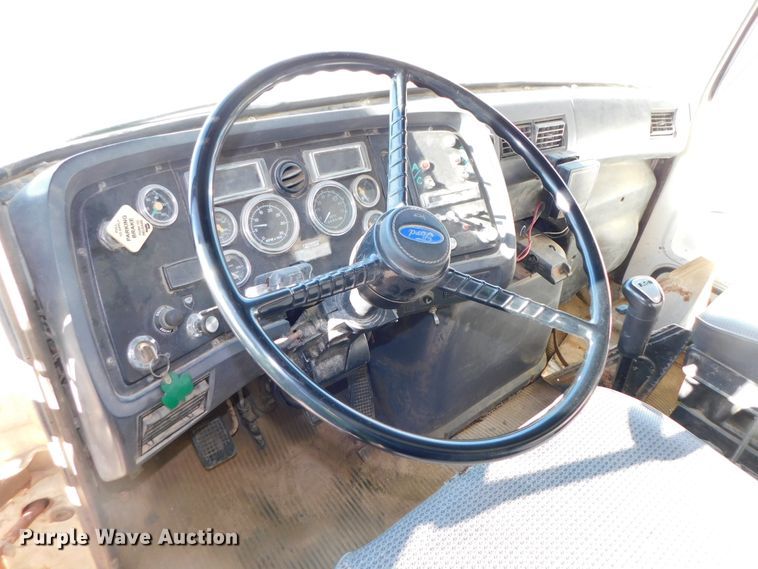 image for item DJ5854 1993 Ford L7000  dump truck