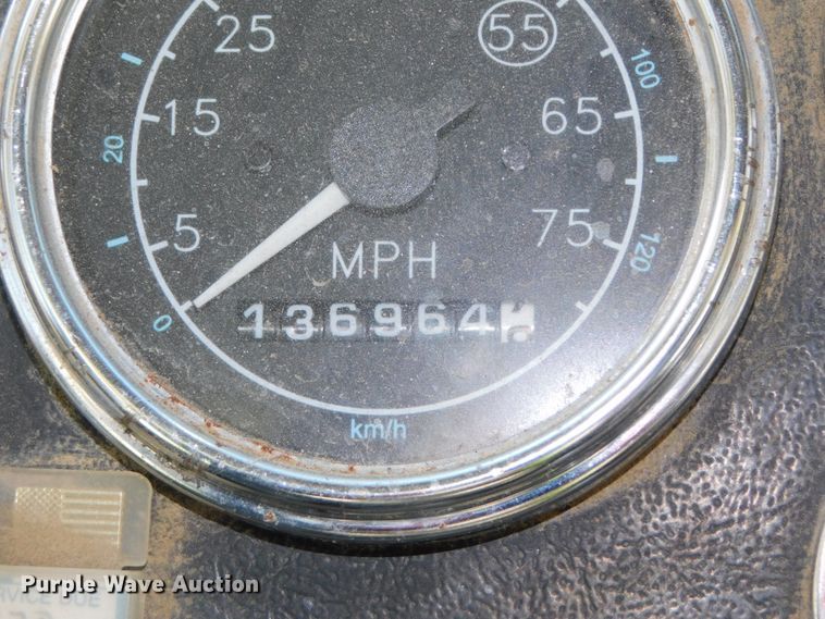 image for item DJ5854 1993 Ford L7000  dump truck