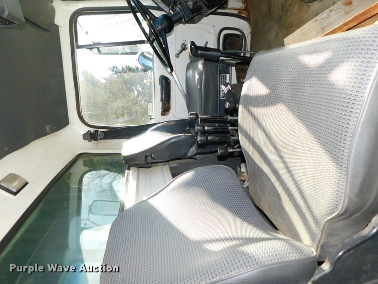 image for item DJ5854 1993 Ford L7000  dump truck