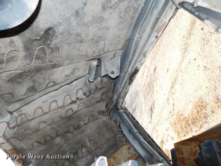 image for item DJ5854 1993 Ford L7000  dump truck