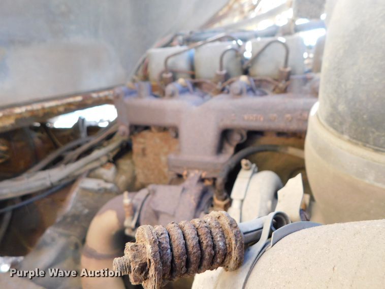 image for item DJ5854 1993 Ford L7000  dump truck