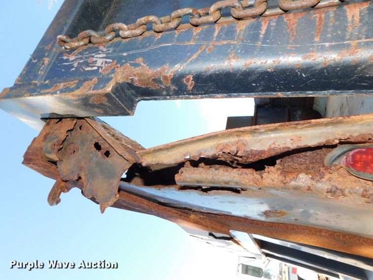 image for item DJ5854 1993 Ford L7000  dump truck