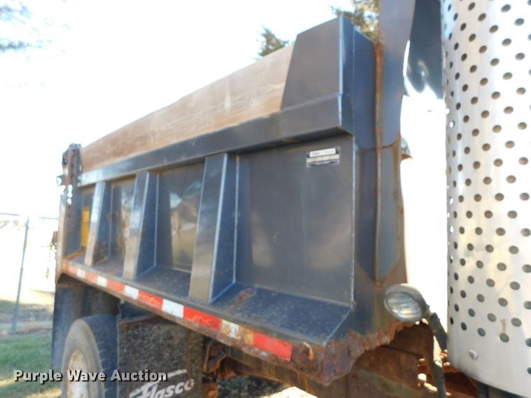 image for item DJ5854 1993 Ford L7000  dump truck