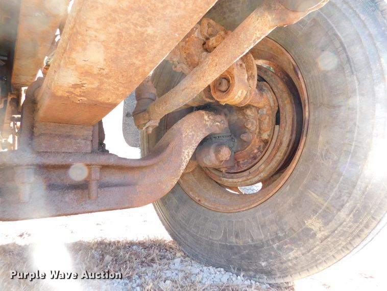 image for item DJ5854 1993 Ford L7000  dump truck