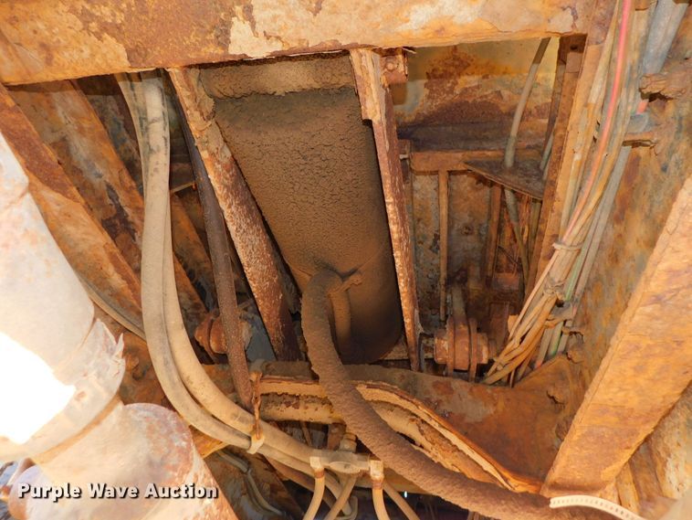 image for item DJ5854 1993 Ford L7000  dump truck