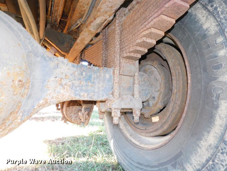 image for item DJ5854 1993 Ford L7000  dump truck