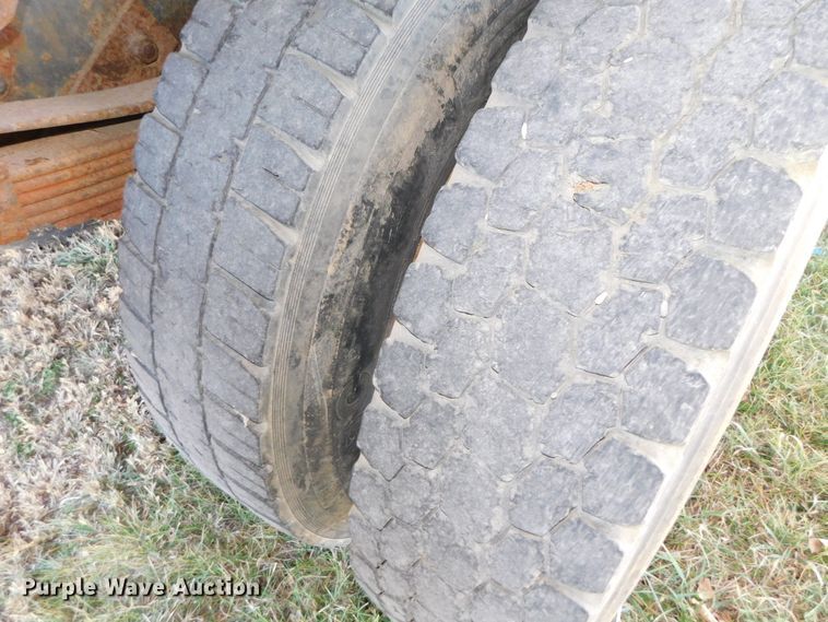 image for item DJ5854 1993 Ford L7000  dump truck