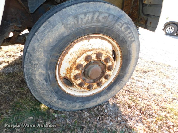 image for item DJ5854 1993 Ford L7000  dump truck